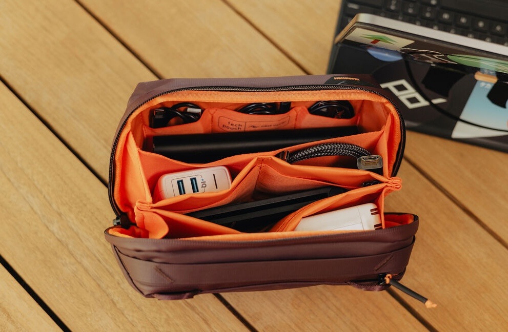 Pouzdro Peak Design Tech Pouch 2L vínové