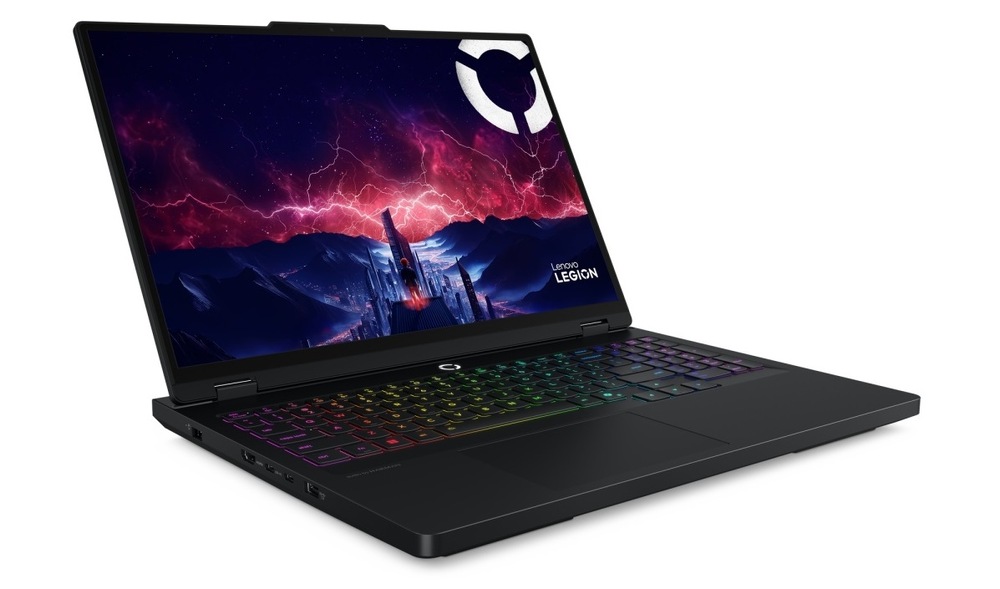 Notebook Lenovo Legion Pro 5 16AFR10 černý Notebook Lenovo Legion Pro 5 16AFR10 otevřený, zapnutý