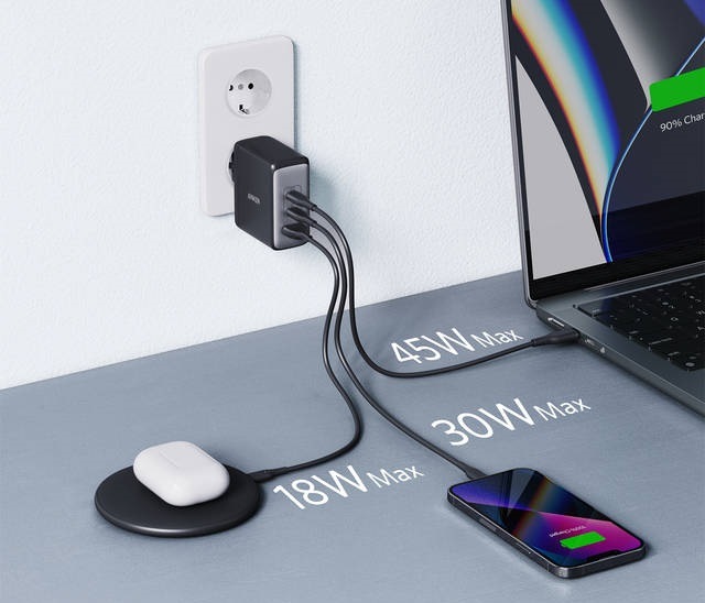 Nabíječka do sítě Anker PowerPort III GaN 1x USB, 2x USB-C, 100W černá