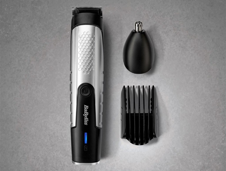 Zastřihovač vousů BaByliss T812E černý/stříbrný Zastřihovač vousů BaByliss T812E černý/stříbrný