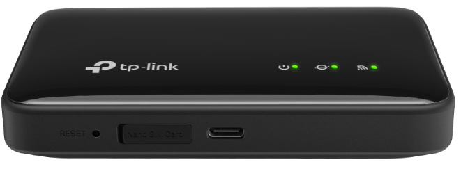 Detail spodní části mobilního Wi-Fi routeru TP-Link M7005 s přístupem k SIM kartě