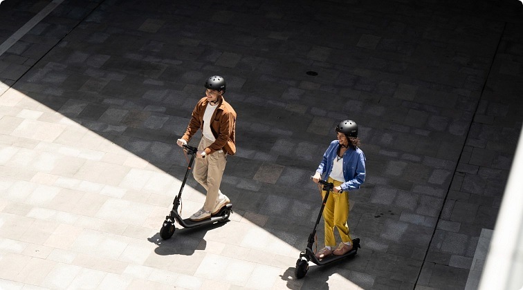 Elektrická koloběžka Segway E2 Plus E II antracitová