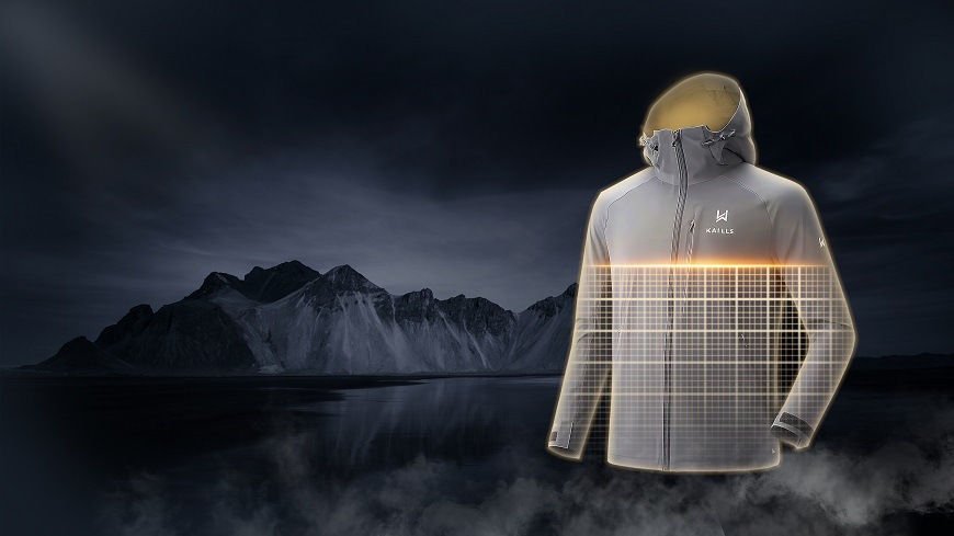 CLC108NU1-S outdoorová bunda před horským pozadím