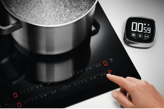 Indukční varná deska Electrolux KIV634I černá