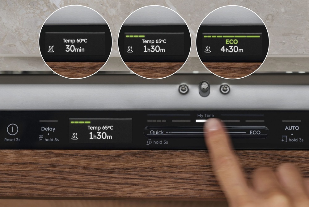 Detail na dotykový ovládací panel QuickSelect s Wi-Fi.