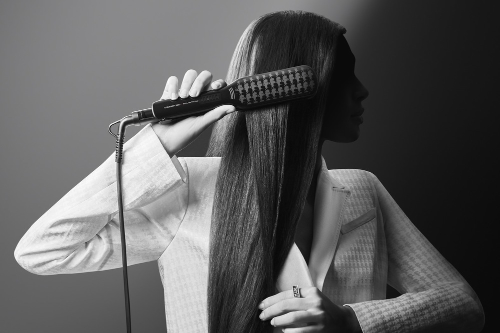 Žehlička na vlasy Rowenta Karl Lagerfeld Extra Liss SF411LF0 černá Žehlička na vlasy Rowenta Karl Lagerfeld Extra Liss SF411LF0 černá