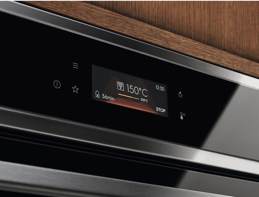 Trouba Electrolux Série 700 LOE8P39X černá/nerez Electrolux LOE8P39X displej EXCite