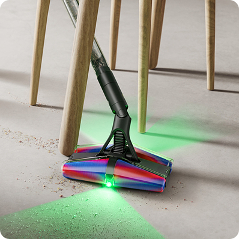 Hubice se 4 kónickými kartáči a LED světlem.