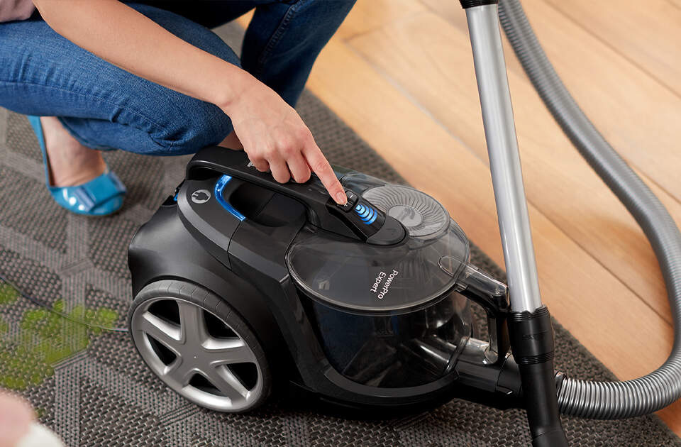 Podlahový vysavač Philips 7000 Series FC9747/09 černý Digitální řízení výkonu