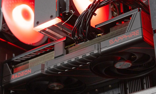 HAL3000 MČR Finale Pro pohání grafická karta AMD Radeon RX 9070 GRE 12GB
