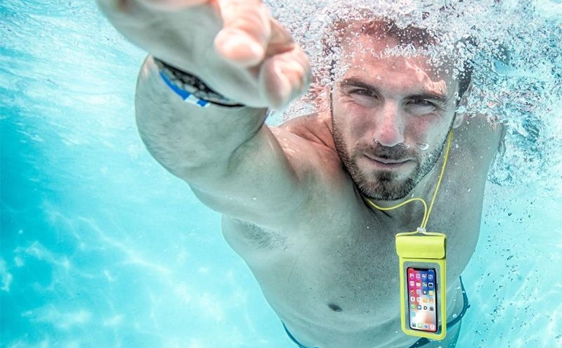 Pouzdro na mobil sportovní Celly Splash Bag voděodolné na 6,5" žluté