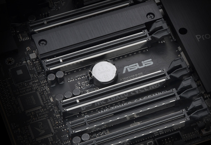 Základní deska Asus Pro WS TRX50-SAGE WIFI černá Asus Pro WS TRX50-SAGE WIFI podporuje připojení více grafických karet současně