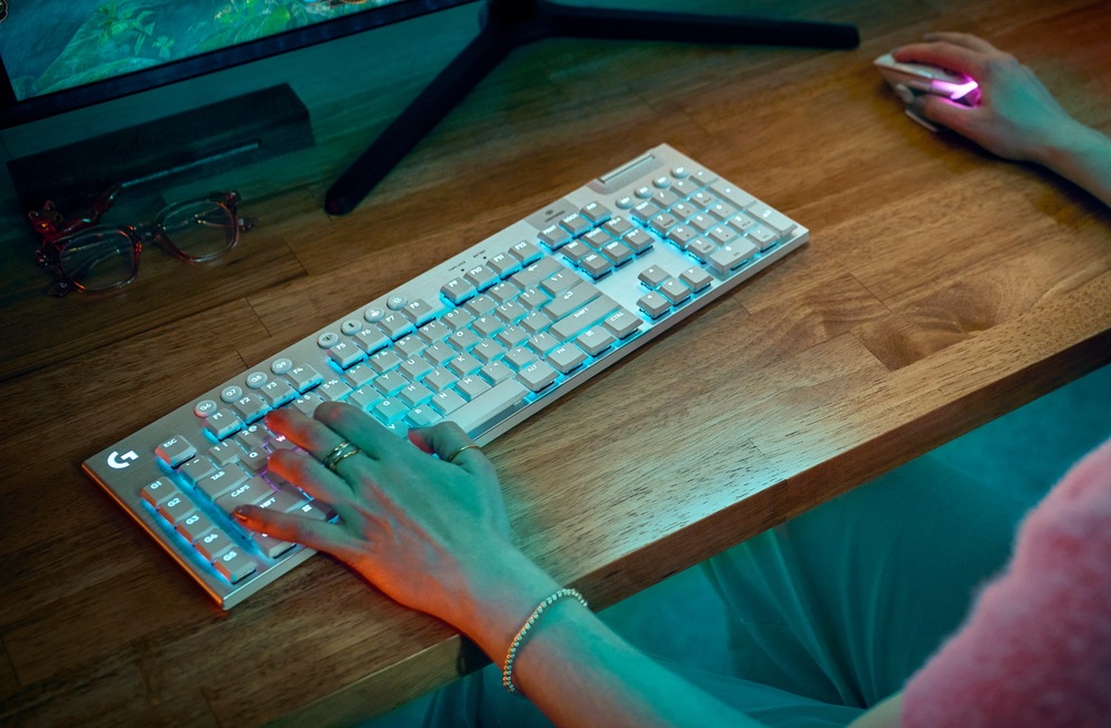 Klávesnice Logitech G915 X Lightspeed Wireless, US layout bílá