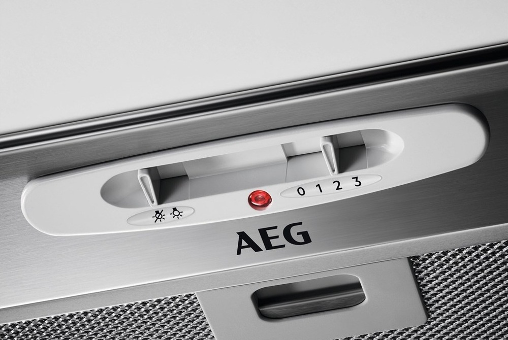 Odsavač par AEG Mastery DGB3523S šedý Odsavač par AEG Mastery DGB3523S šedý