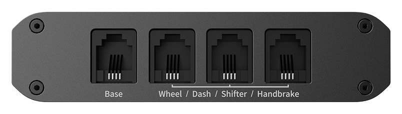 Adaptér Moza Racing Universal HUB hliník Zádní záběr na USB hub s porty označenými Základna, Volant, Řadicí páka a Ruční brzda.