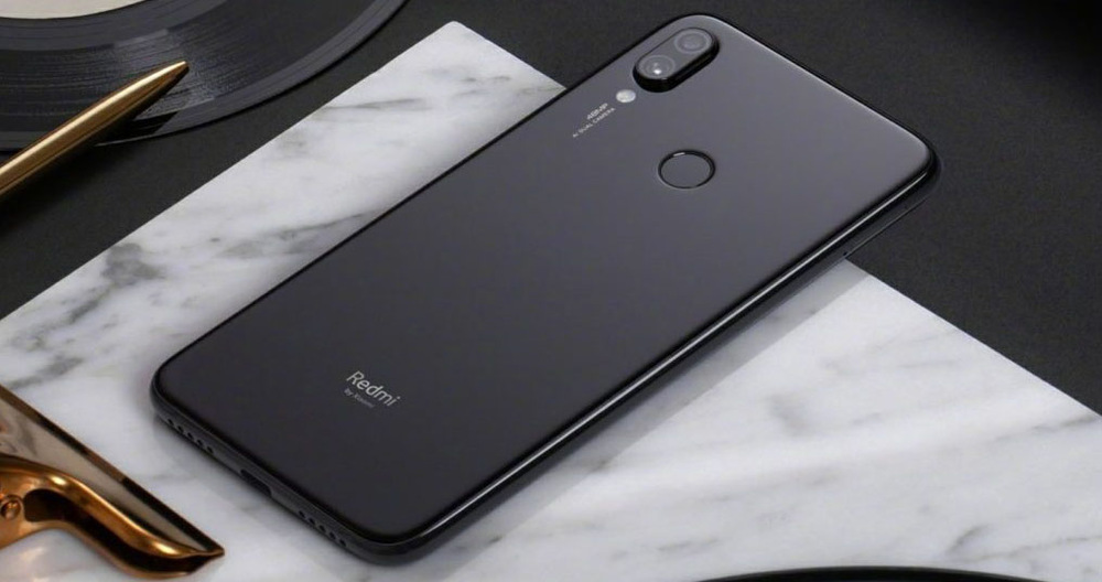 Mobilní telefon Xiaomi Redmi 7 64 GB Dual SIM modrý Mobilní telefon Xiaomi Redmi 7 64 GB Dual SIM modrý