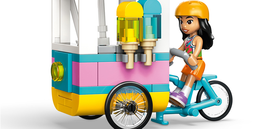 Stavebnice LEGO® Friends 42692 Stánek se zmrzlinou a balónky Stánek ze 107 dílků sestavíte s pomocí 3D návodu v LEGO Builder a pak se pustíte do prodeje dobrot.