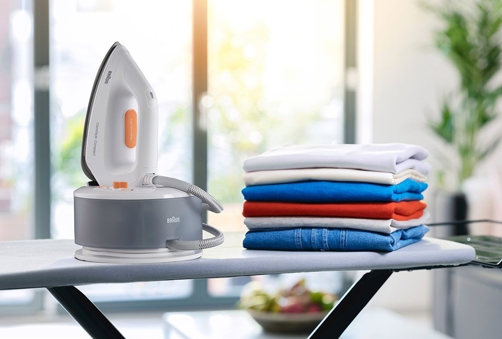 Žehlicí systém Braun CareStyle Compact IS2132WH šedý/bílý Žehlicí systém Braun CareStyle Compact IS2132WH šedý/bílý
