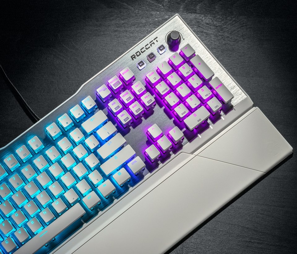 Klávesnice Roccat Vulcan 122 AIMO, Titan Switch Tactile, RGB, US stříbrná