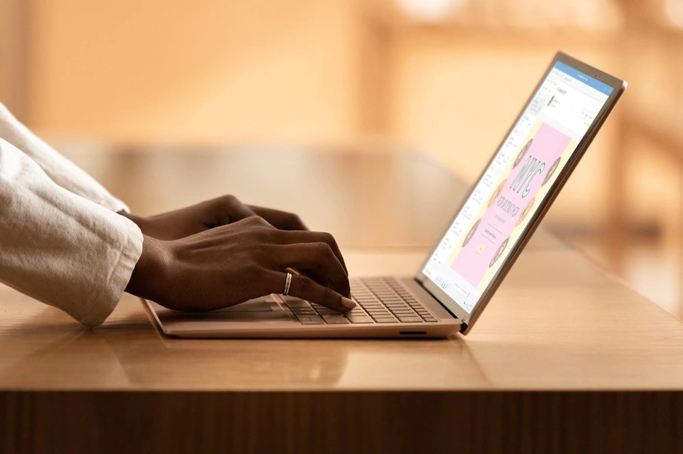 Notebook Microsoft Surface Laptop 3 15" - ZÁNOVNÍ - 12 měsíců záruka stříbrný