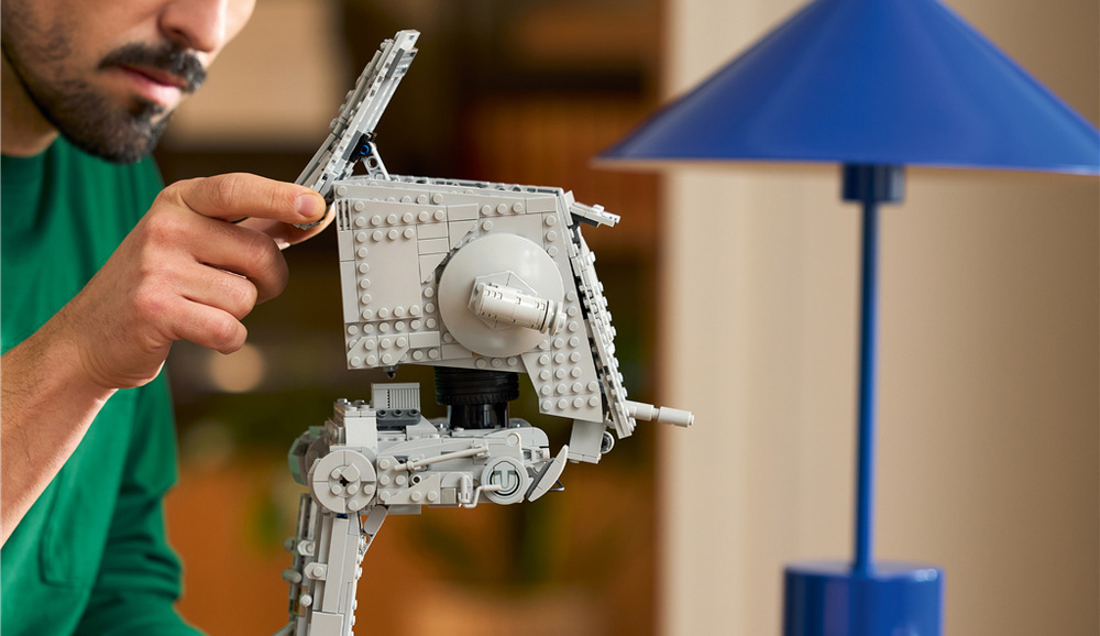 Stavebnice LEGO Star Wars nabízí dospělým fanouškům poutavý stavitelský projekt a působivý model z řady Ultimate Collector Series.