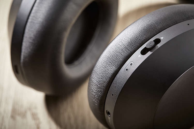 Sluchátka Philips TAPH805BK černá Sluchátka Philips TAPH805BK černá