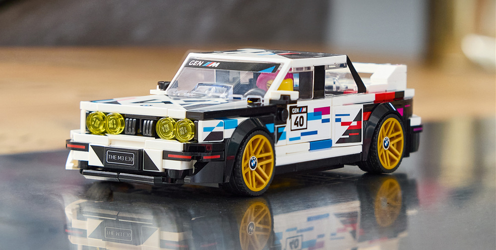 BMW M3 můžete postavit proti dalším vozům Speed Champions a vytvořit vlastní závody i sbírku.