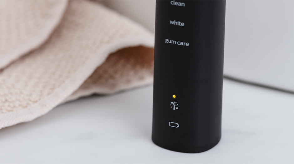 Zubní kartáček Philips Sonicare 5100 HX6850/47 černý Zubní kartáček Philips Sonicare 5100 HX6850/47 černý