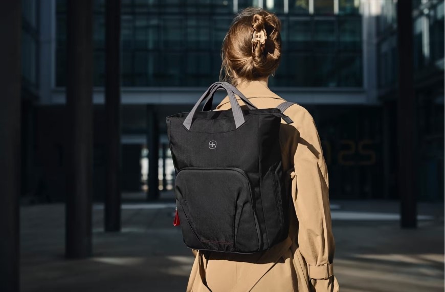 Taška Wenger Motion Vertical Tote 15,6" černá Taška Wenger Motion Vertical Tote 15,6" - černá