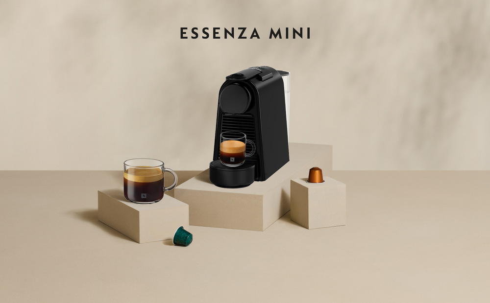 Kapslový kávovar De'Longhi Nespresso Essenza Mini EN85.B černý