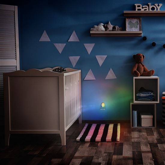 Noční světlo Solight 0,5 W, RGB, se světelným sensorem bílé Noční světlo Solight 0,5 W, RGB, se světelným sensorem - bílé