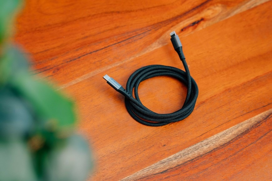 Kabel Verbatim Sync & Charge USB-C/Lightning 1,2m - černý