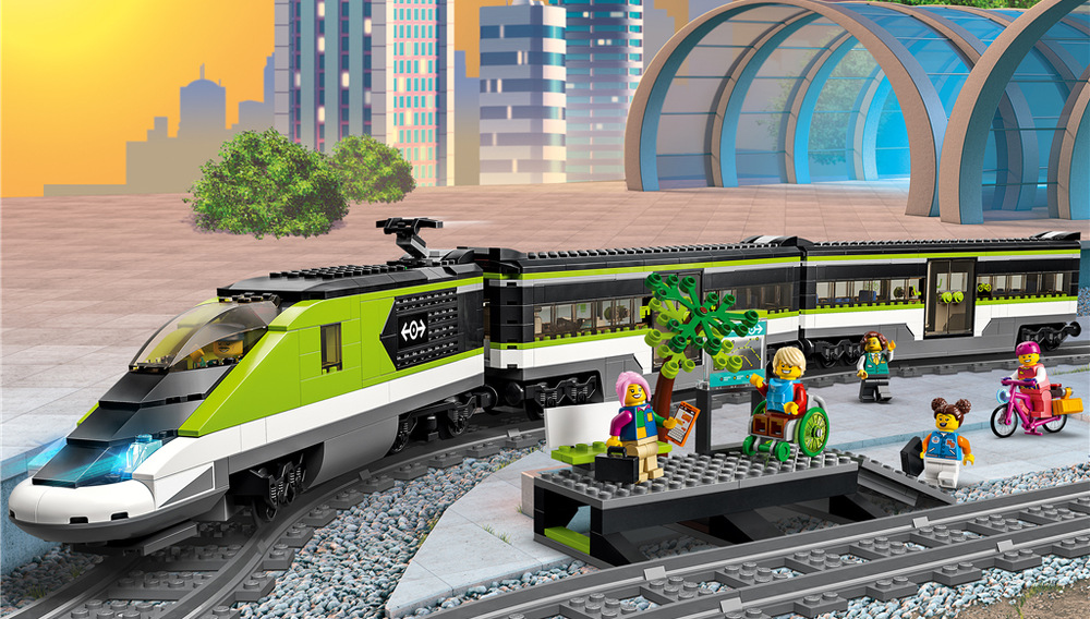 Expresní vláček můžete skutečně rozpohybovat a ovládat dálkovým ovladačem nebo aplikací LEGO Powered Up.
