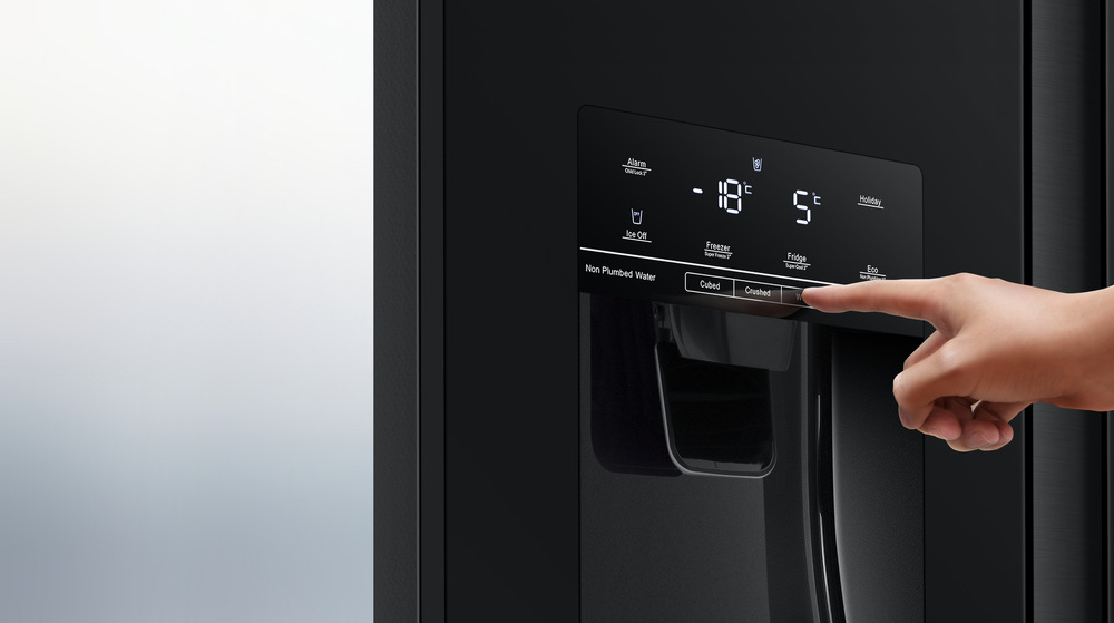 Americká lednice Hisense RS694N4TFE černá Americká lednice Hisense RS694N4TFE černá