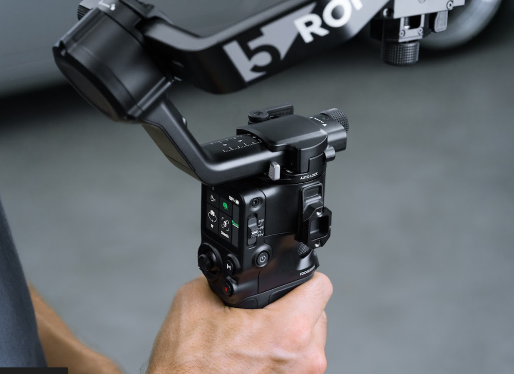 Stabilizátor DJI RS 5 Combo černý DJI RS 5 se opírá o stabilizační algoritmus 5. generace