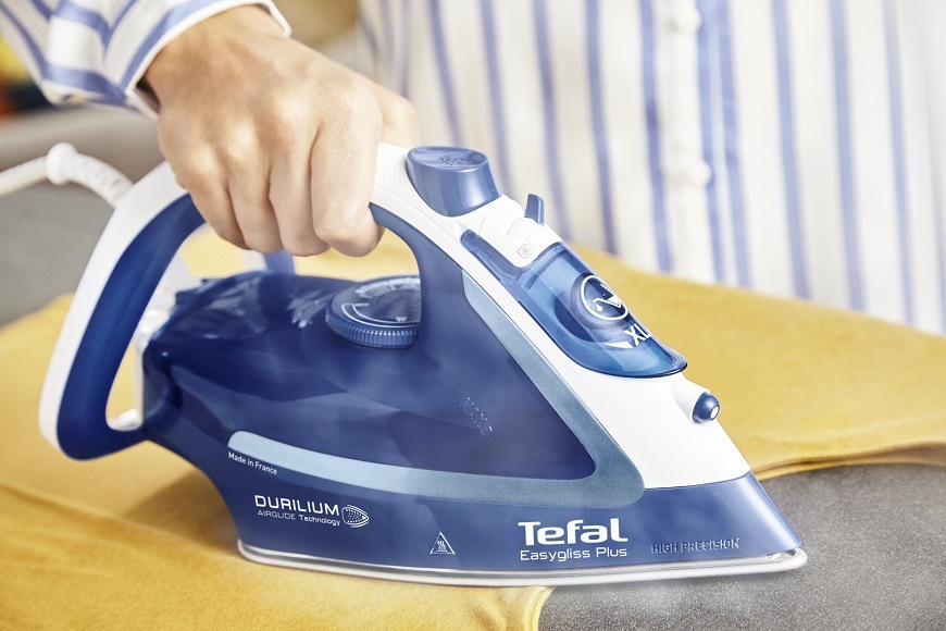 Žehlička Tefal EasyGliss Plus Auto-off FV5735E0 modrá Žehlička Tefal EasyGliss Plus Auto-off FV5735E0 modrá