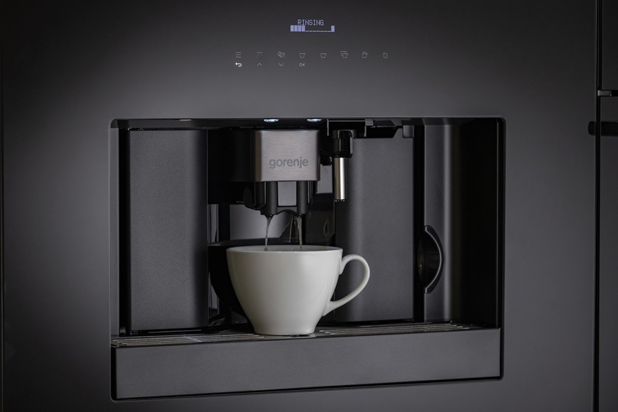 Espresso Gorenje G800 CM4G8BG černá Samočisticí program proplachuje kávovar, čímž se zajistí stejně výborná chuť kávy a jednoduchá údržba