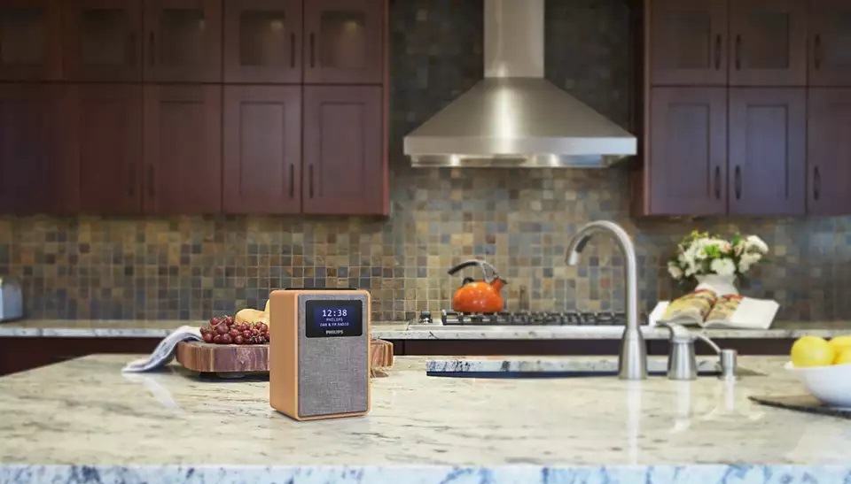 Radiopřijímač s DAB+ Philips TAR5005 dřevo Philips TAR5005