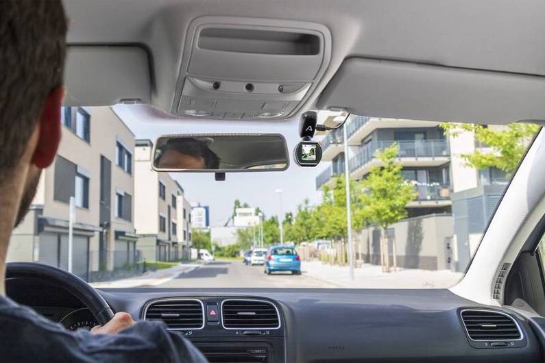 Autokamera LAMAX T4 černá Autokamera LAMAX T4 černá