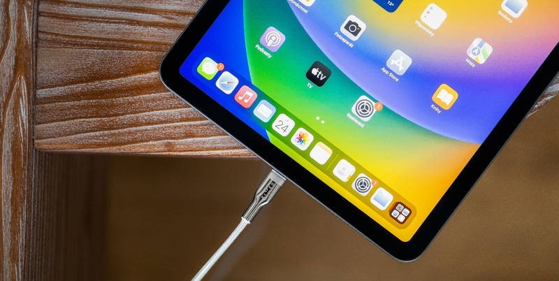 Kabel FIXED USB-C/USB-C s podporou PD, 100W, 0,5m bílý Kabel FIXED USB-C/USB-C s podporou PD, 100W, 0,5m bílý