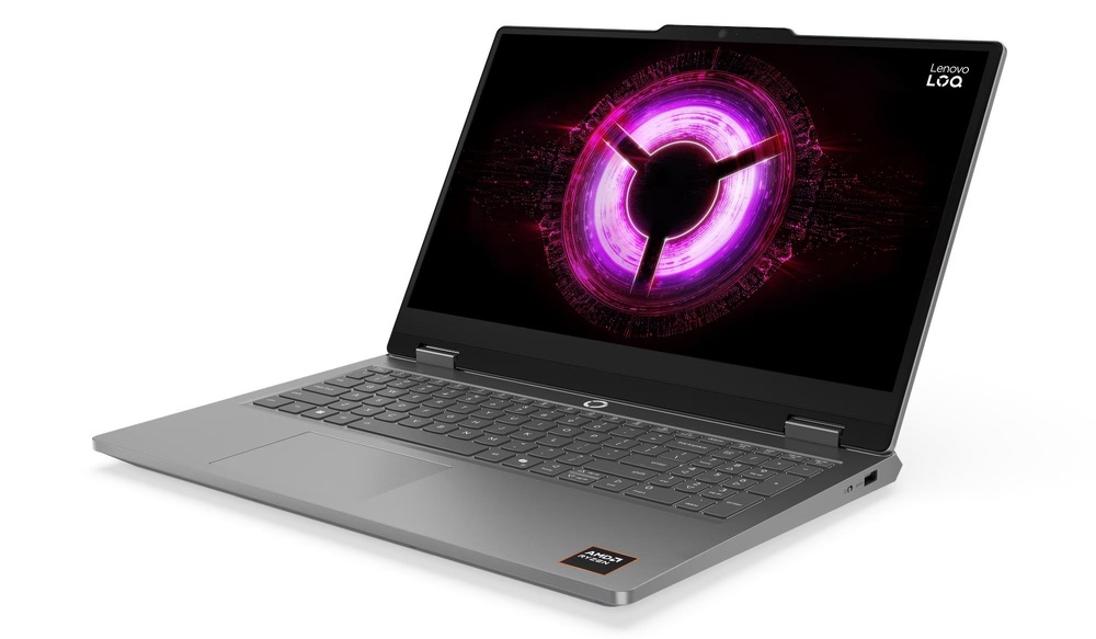 Otevřený a zapnutý notebook Lenovo LOQ Essential 15ARP11 otočený doleva
