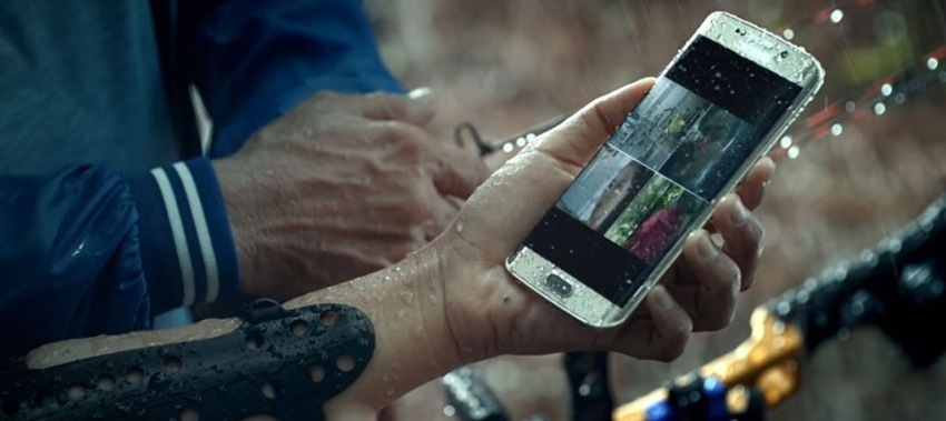 Mobilní telefon Samsung Galaxy S7 edge 32 GB bílý
