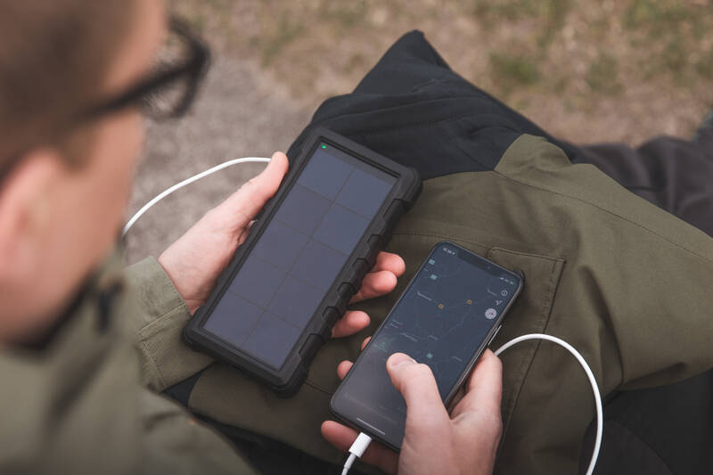 Powerbanka Sandberg Outdoor Solar 24 000mAh černá Powerbanka Sandberg Outdoor Solar 24 000mAh černá