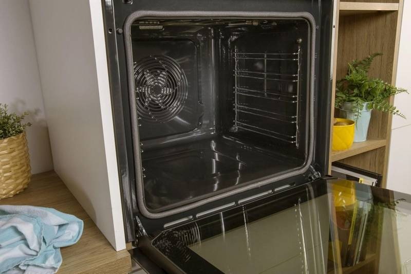 Trouba Gorenje Essential BPS6737E14BG PyroClean černá/sklo Vestavná pečicí trouba Gorenje BPS6737W14BG, jednoduché čištění dvířek