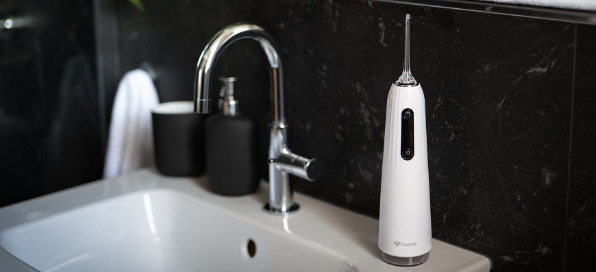Ústní sprcha TrueLife AquaFloss Compact C200 bílá