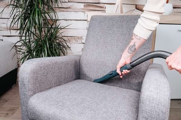 Se štěrbinovou hubicí tepovače Concept se dostanete na hůře přístupná místa