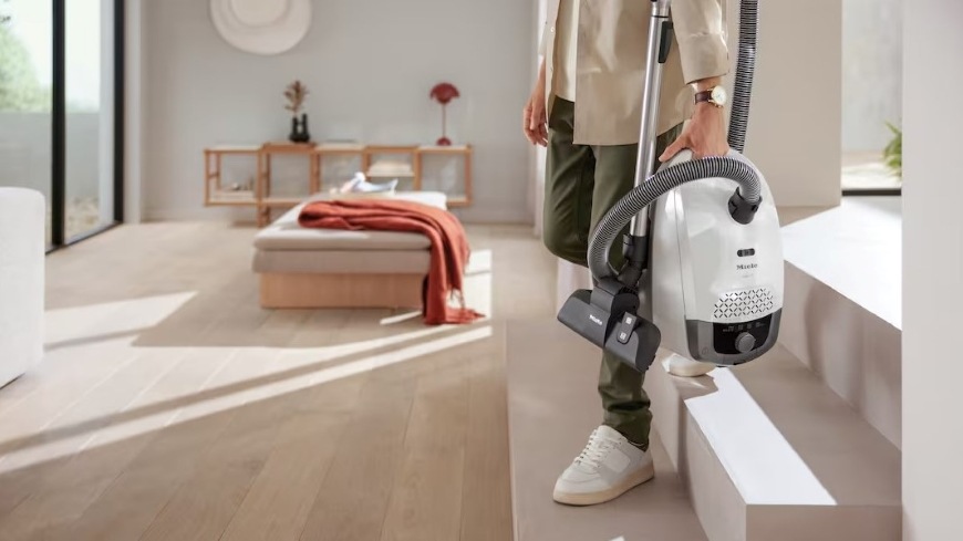Podlahový vysavač Miele Guard S1 Parquet Flex bílý