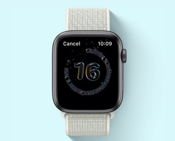 Chytré hodinky Apple Watch SE GPS 40mm pouzdro ze zlatého hliníku - pískově růžový sportovní náramek Chytré hodinky Apple Watch SE GPS 40mm pouzdro ze zlatého hliníku - pískově růžový sportovní náramek