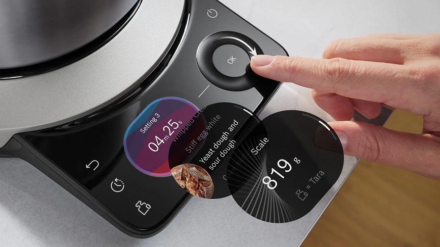 Detailní záběr na ovládání kuchyňskéh robota Bosch MUM Serie 8