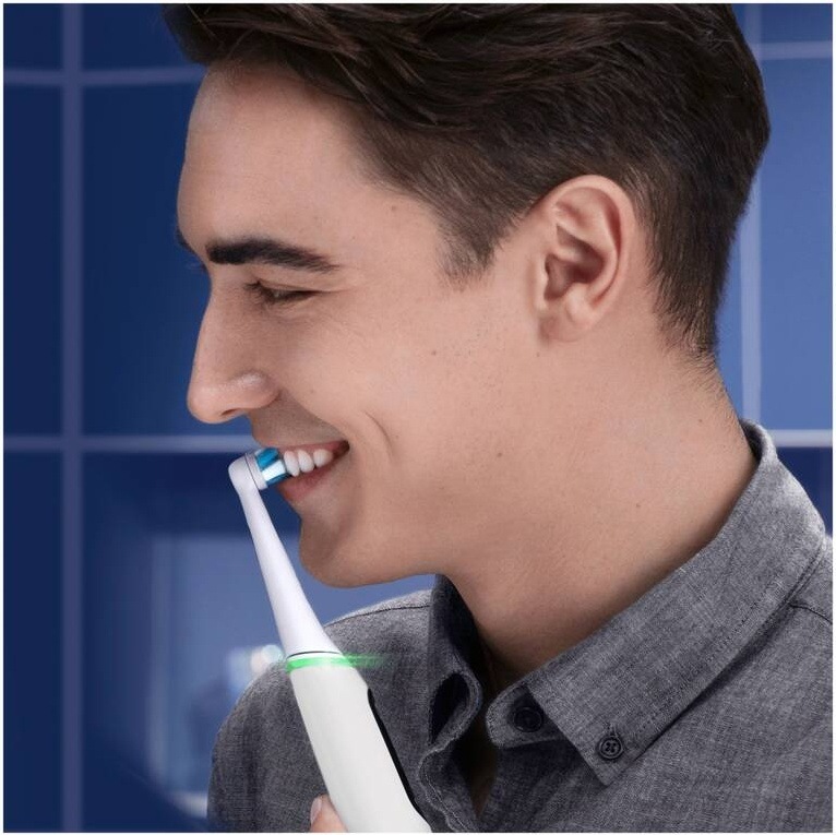 Set zubních kartáčků Oral-B iO6 Series Duo Pack White Set zubních kartáčků Oral-B iO6 Series Duo Pack White